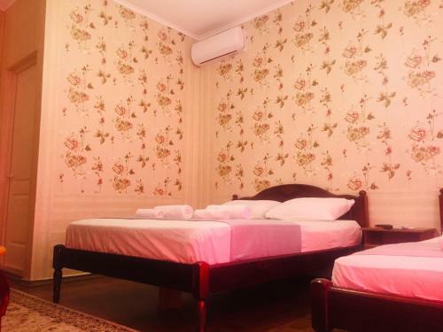 Hostal Guest House Lenart