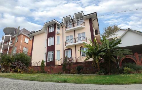 Hostal Guest House Lenart
