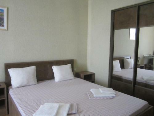 Hostal Gostevoy Dvor Parus Guest House