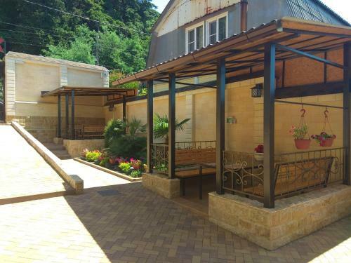 Hostal Gostevoy Dvor Parus Guest House