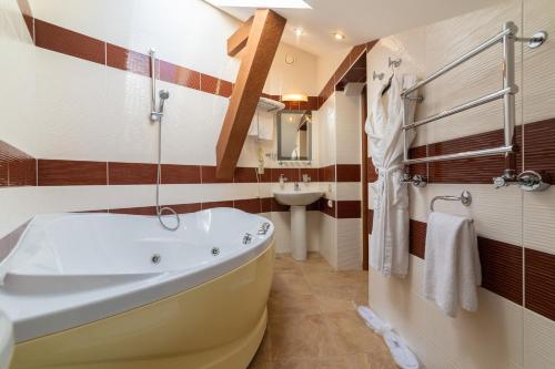 Aquatori Club Hotel