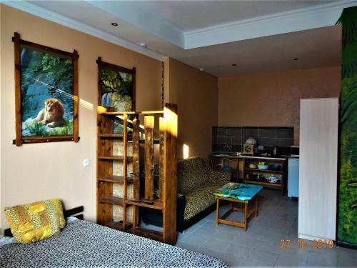 Hostal Guest House Azovsafari