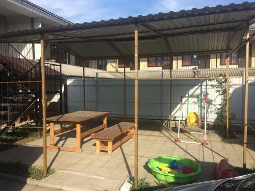 Hostal Apelsin Guest House