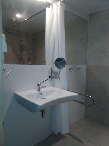 Europa Hotel And Apartment