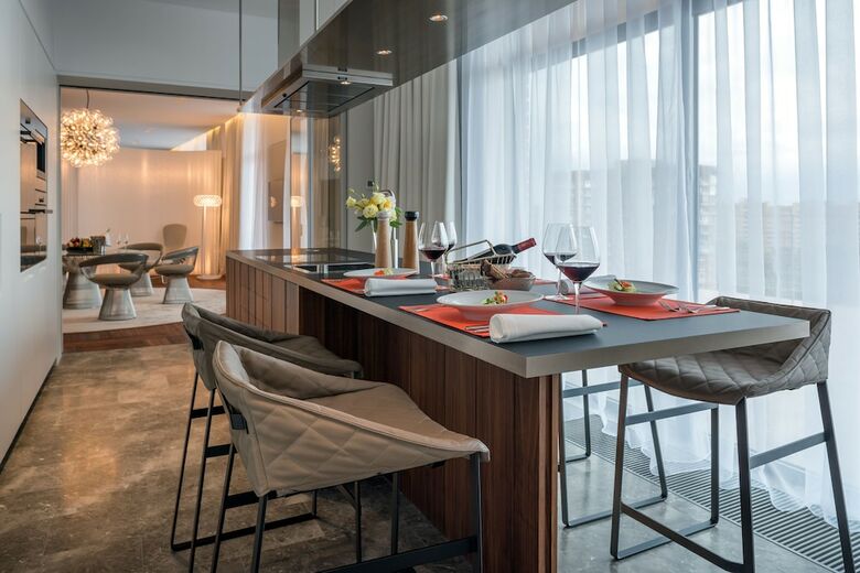 Crystal House Suite Hotel & Spa