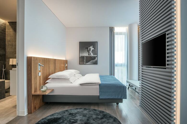 Crystal House Suite Hotel & Spa