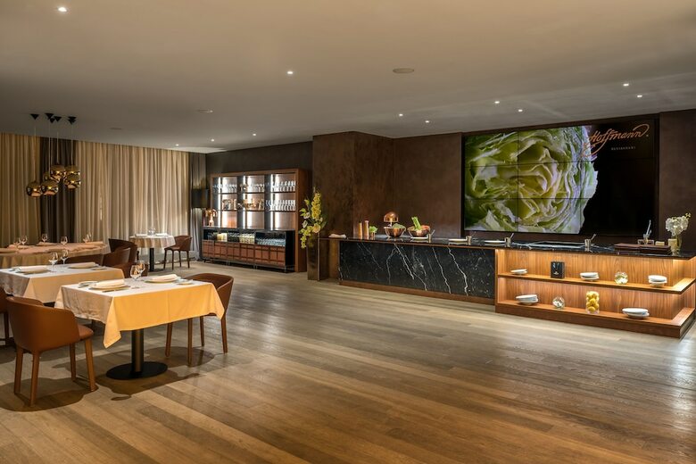 Crystal House Suite Hotel & Spa