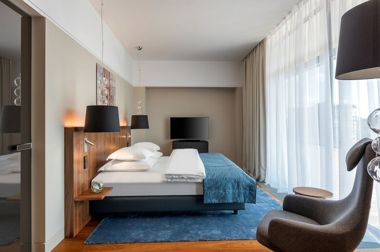Crystal House Suite Hotel & Spa