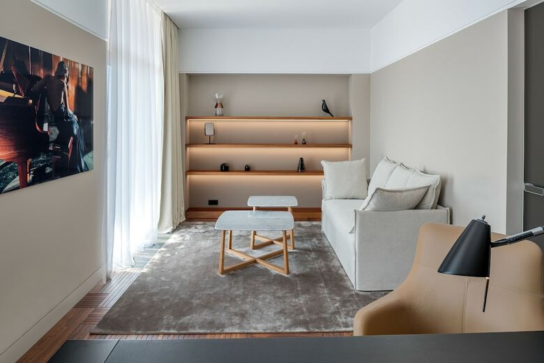 Crystal House Suite Hotel & Spa