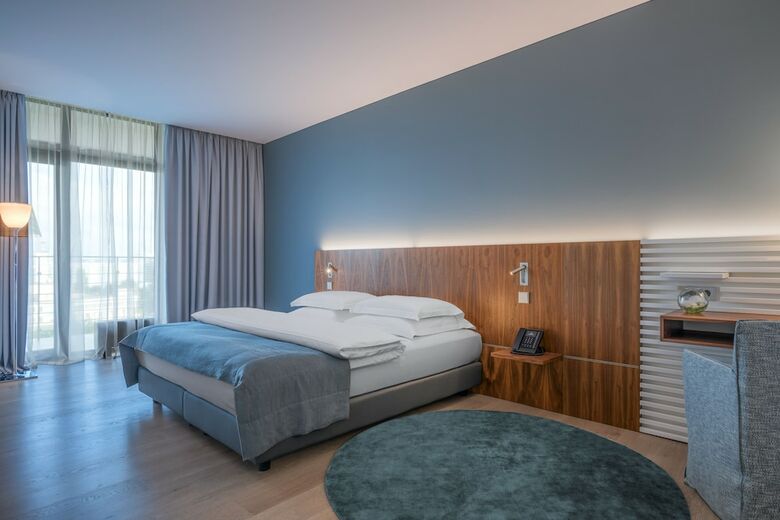 Crystal House Suite Hotel & Spa