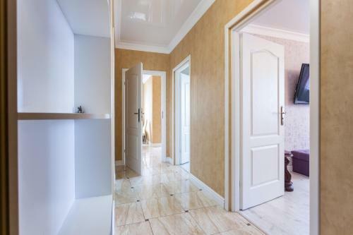 Apartment Adel