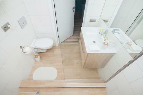Cloud 9 Apartments