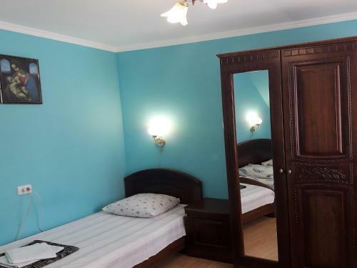 Hostal Lazurny Bereg Guest House