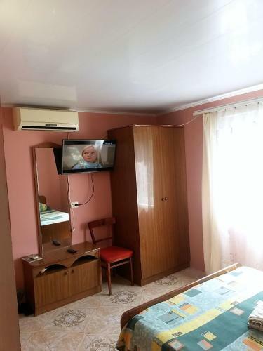 Hostal Lazurny Bereg Guest House