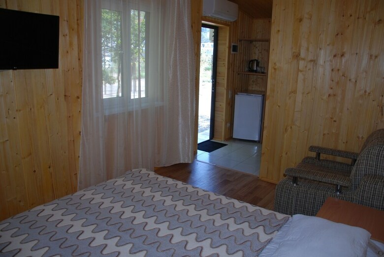 Hostal Hotel "peak Season"