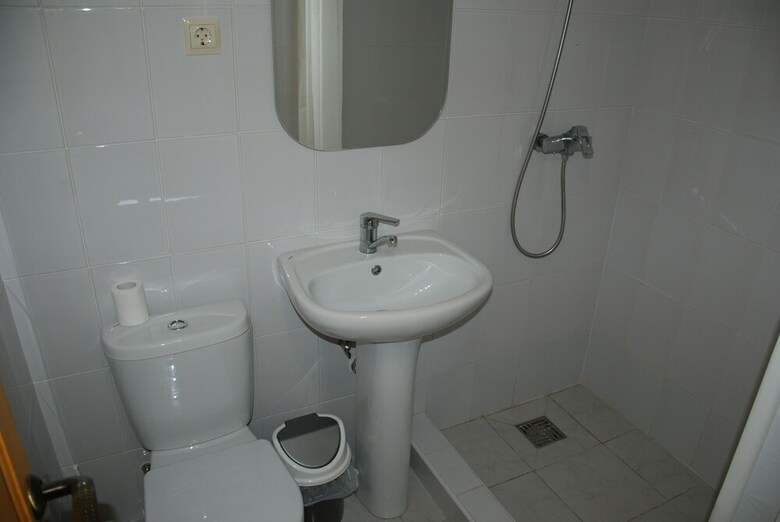 Hostal Hotel "peak Season"