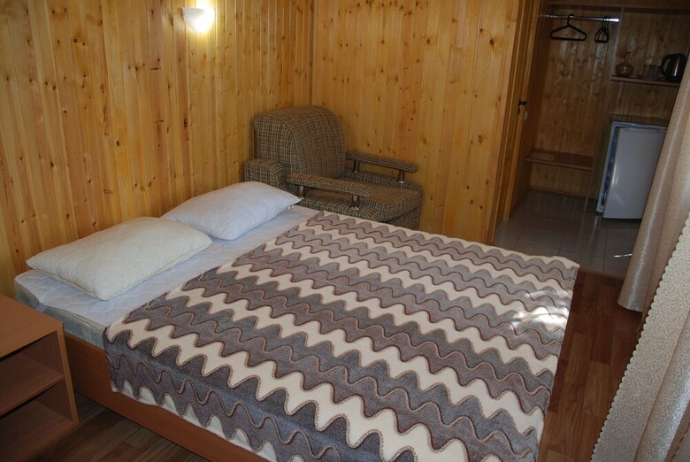 Hostal Hotel "peak Season"