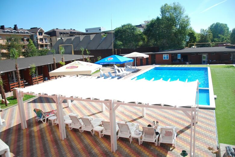 Hostal Hotel "peak Season"