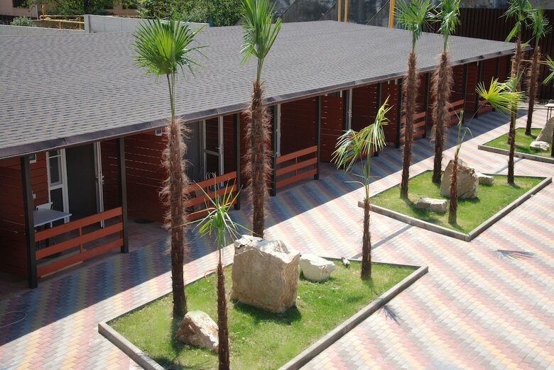Hostal Hotel "peak Season"