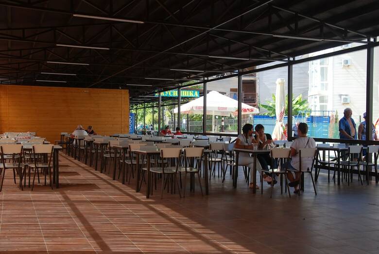 Hostal Hotel "peak Season"