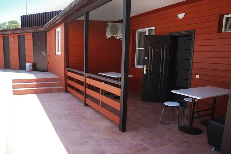 Hostal Hotel "peak Season"