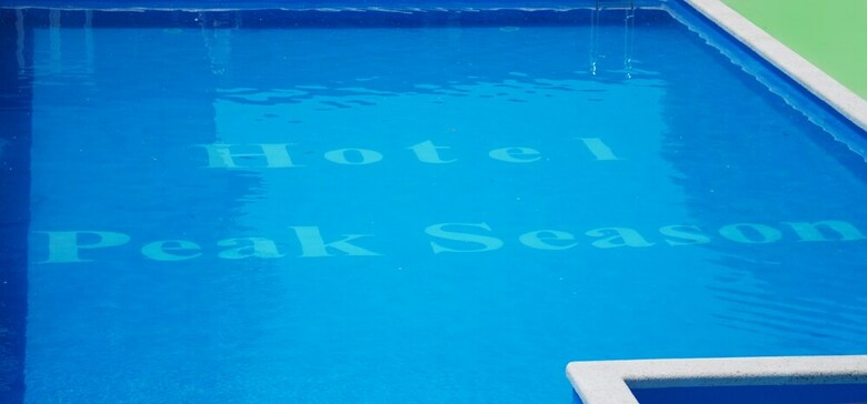 Hostal Hotel "peak Season"