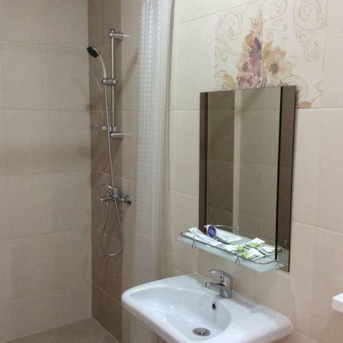 Hostal Jemchujina Guest House