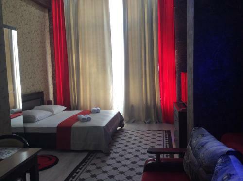 Hostal Jemchujina Guest House