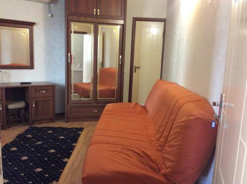 Hostal Jemchujina Guest House