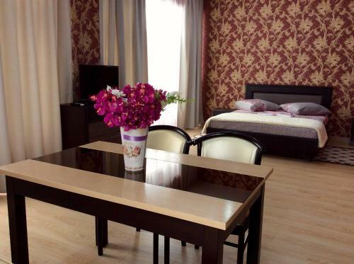 Hostal Jemchujina Guest House