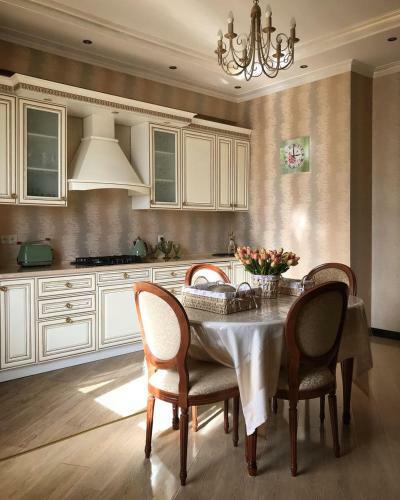 Rose Apartment
