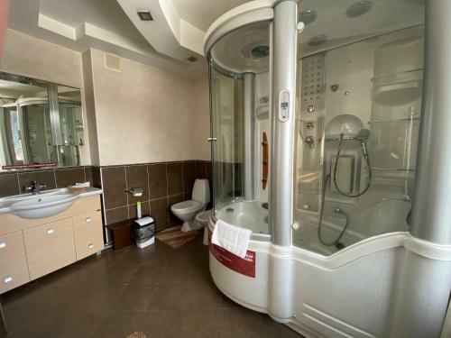 Hotel Krestovaya Pad