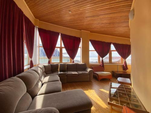 Hotel Krestovaya Pad