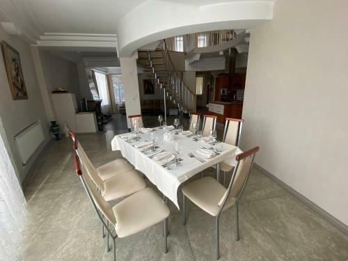 Hotel Krestovaya Pad