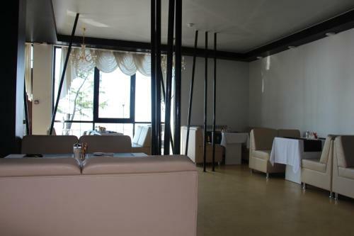 Gold Hotel