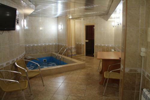 Gold Hotel