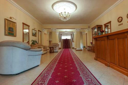 Grand Kavkaz Hotel