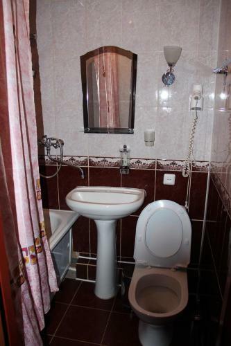 Hostal Guesthouse Volga