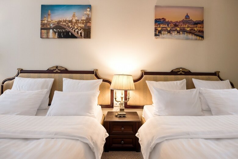 Golden Rooms Hotel