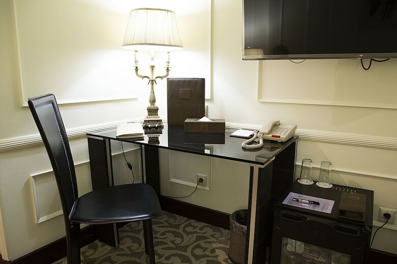 Golden Rooms Hotel