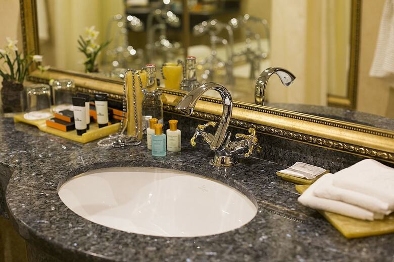 Golden Rooms Hotel