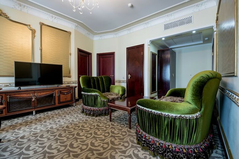 Golden Rooms Hotel