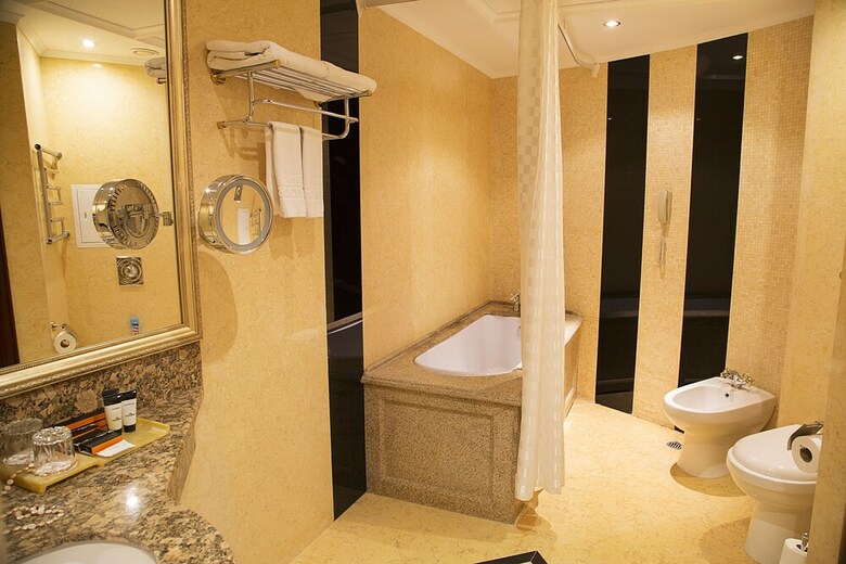 Golden Rooms Hotel