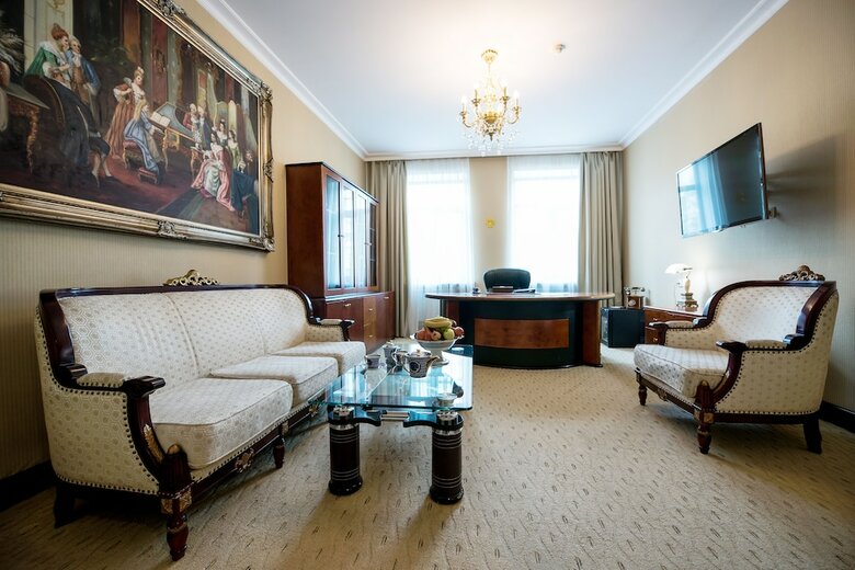 Golden Rooms Hotel