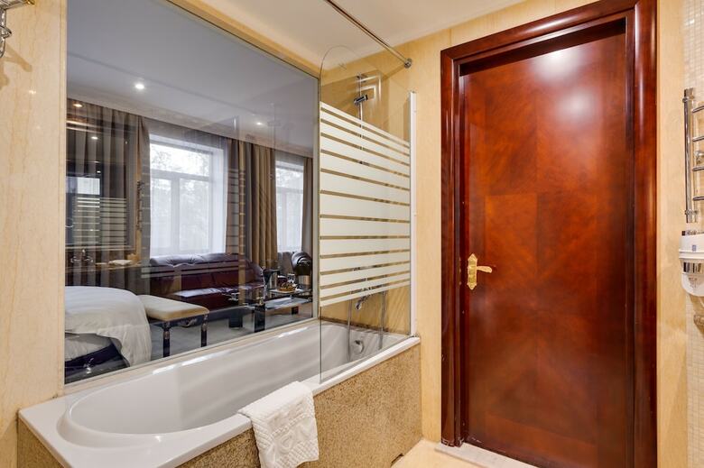 Golden Rooms Hotel