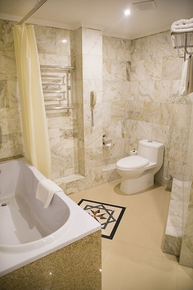 Golden Rooms Hotel