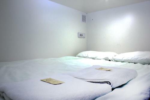 Albergue Cube Capsule Rooms