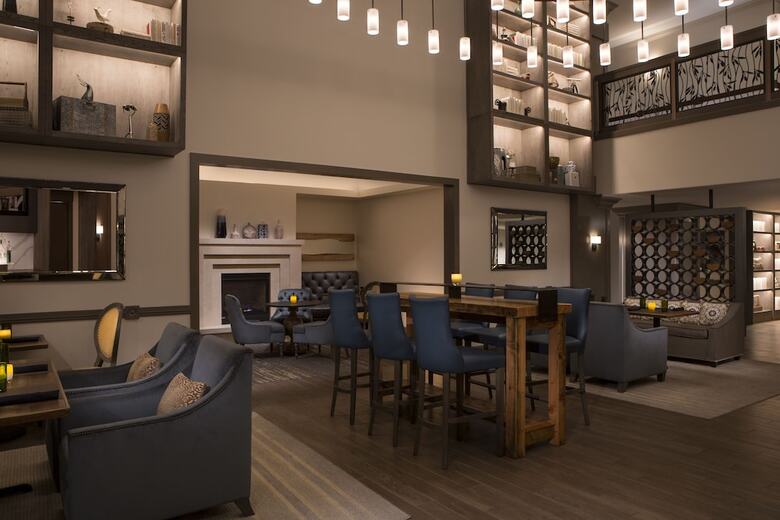 Hotel River Terrace Inn (.)