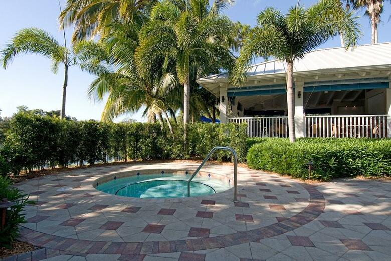 Hotel Trianon Bonita Bay