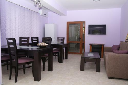 Hostal Kalina Guest House